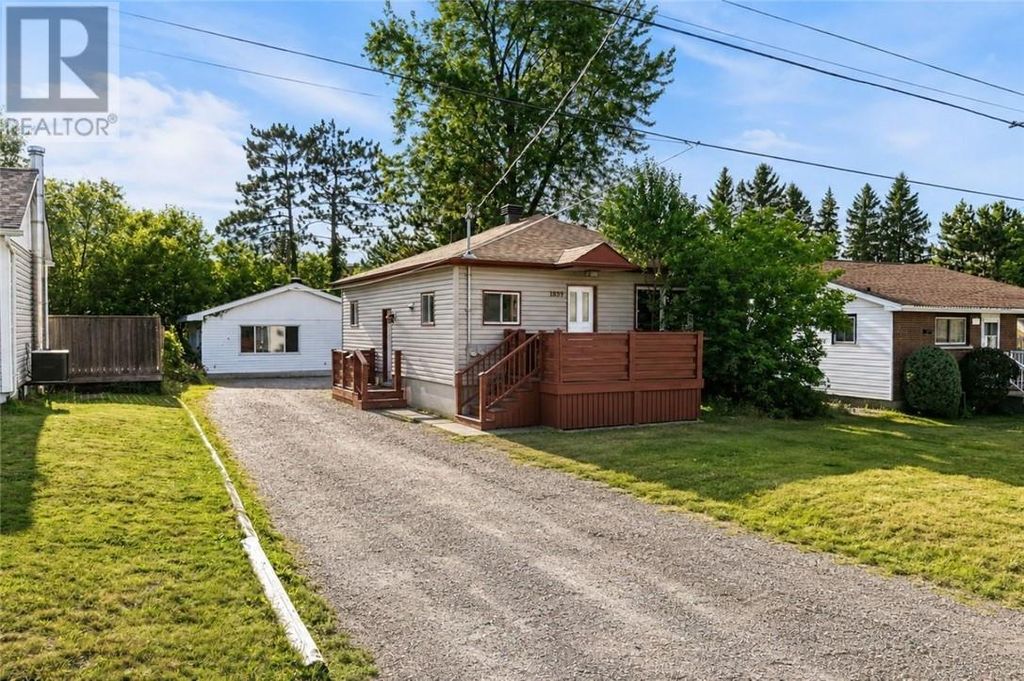 1099 Gordon Avenue, Sudbury
