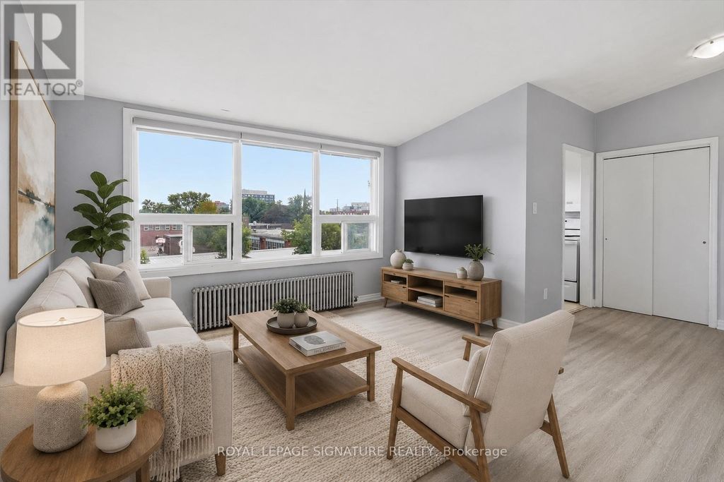 301 - 49 Cuffley Crescent S, Toronto (downsview-Roding-Cfb)