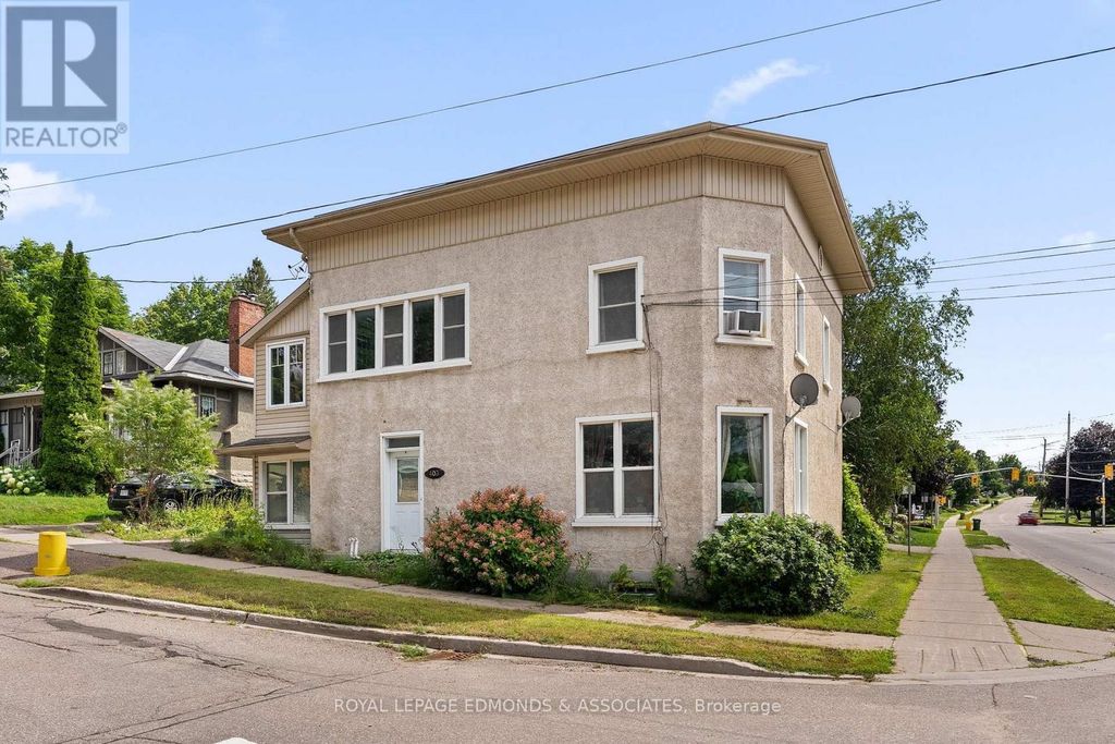403 Mackay Street, Pembroke