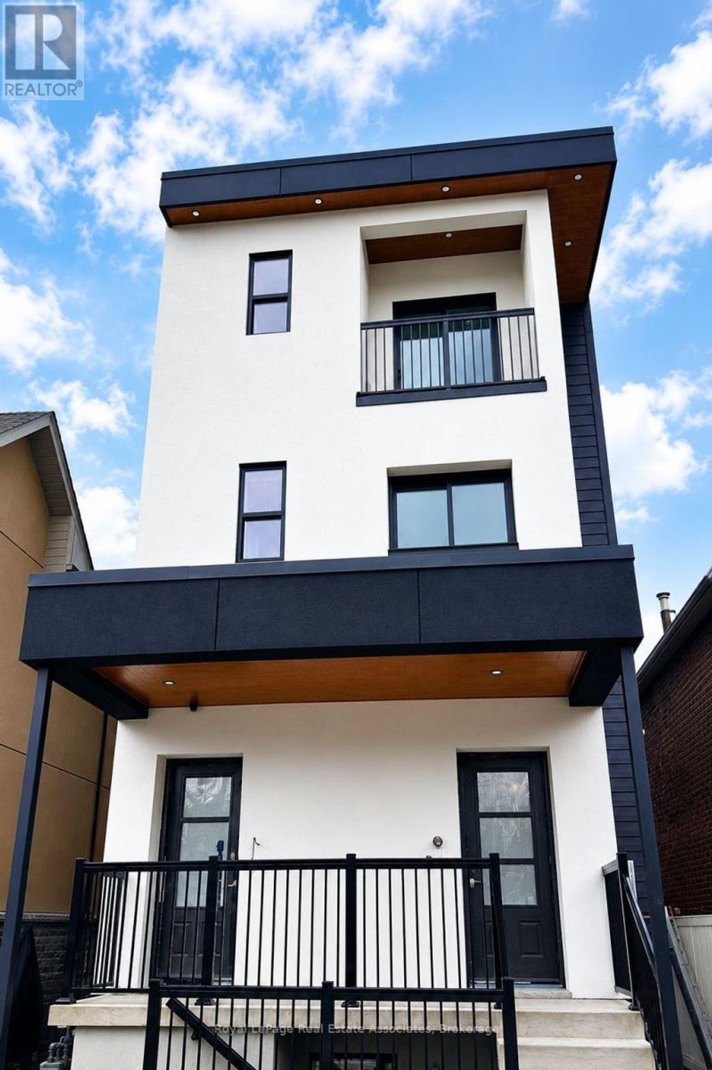 2 Mf - 17 White Avenue, Toronto (rockcliffe-Smythe)