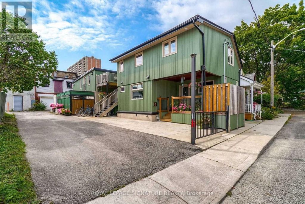 23 Abbs Street, Toronto (roncesvalles)