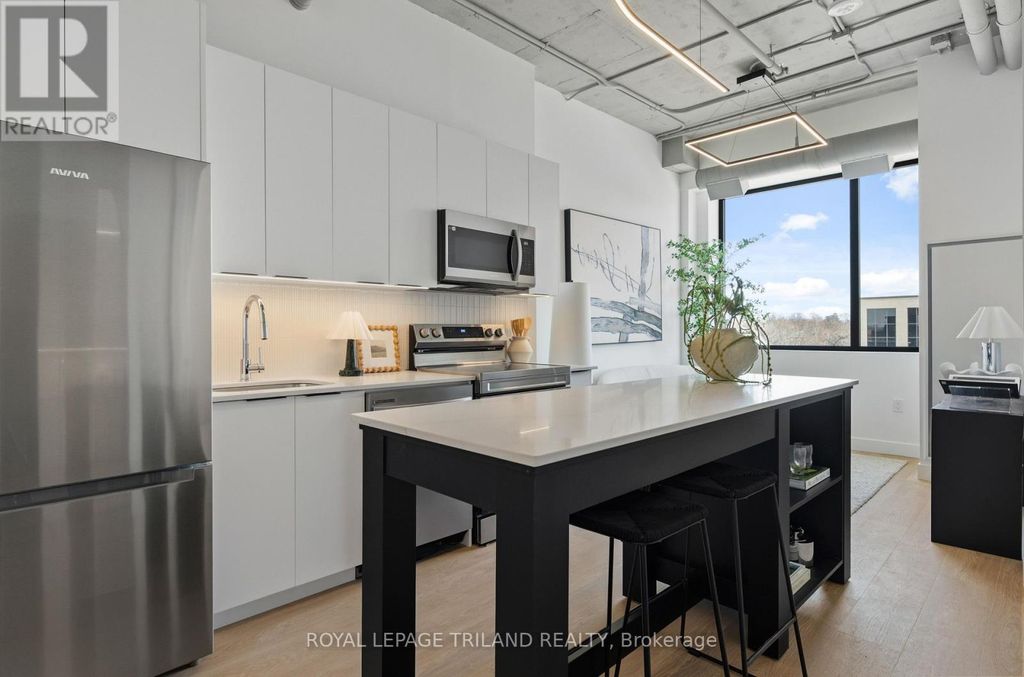 203 - 685 Richmond Street, London East (east F)