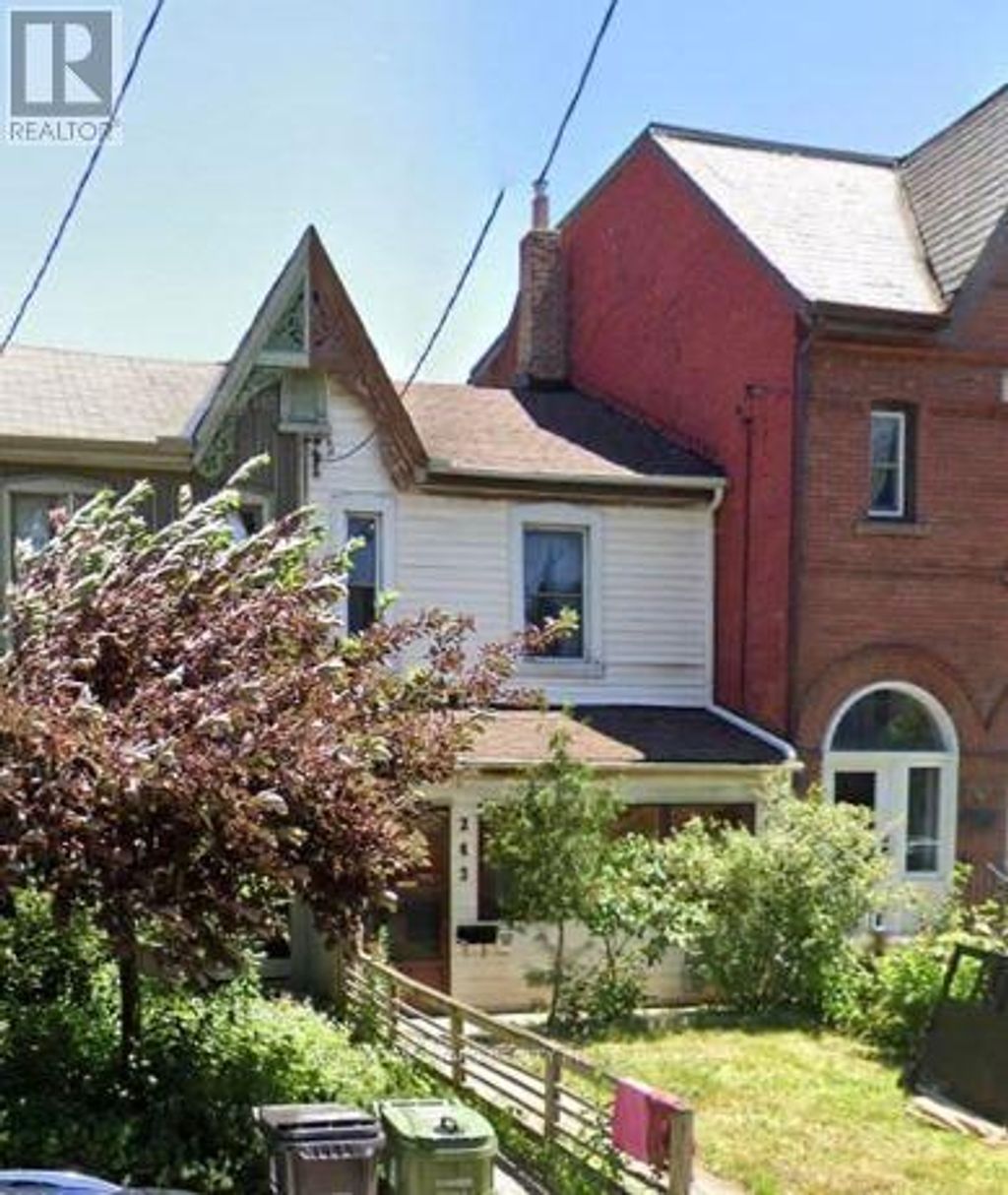 243 Lippincott Street, Toronto (university)