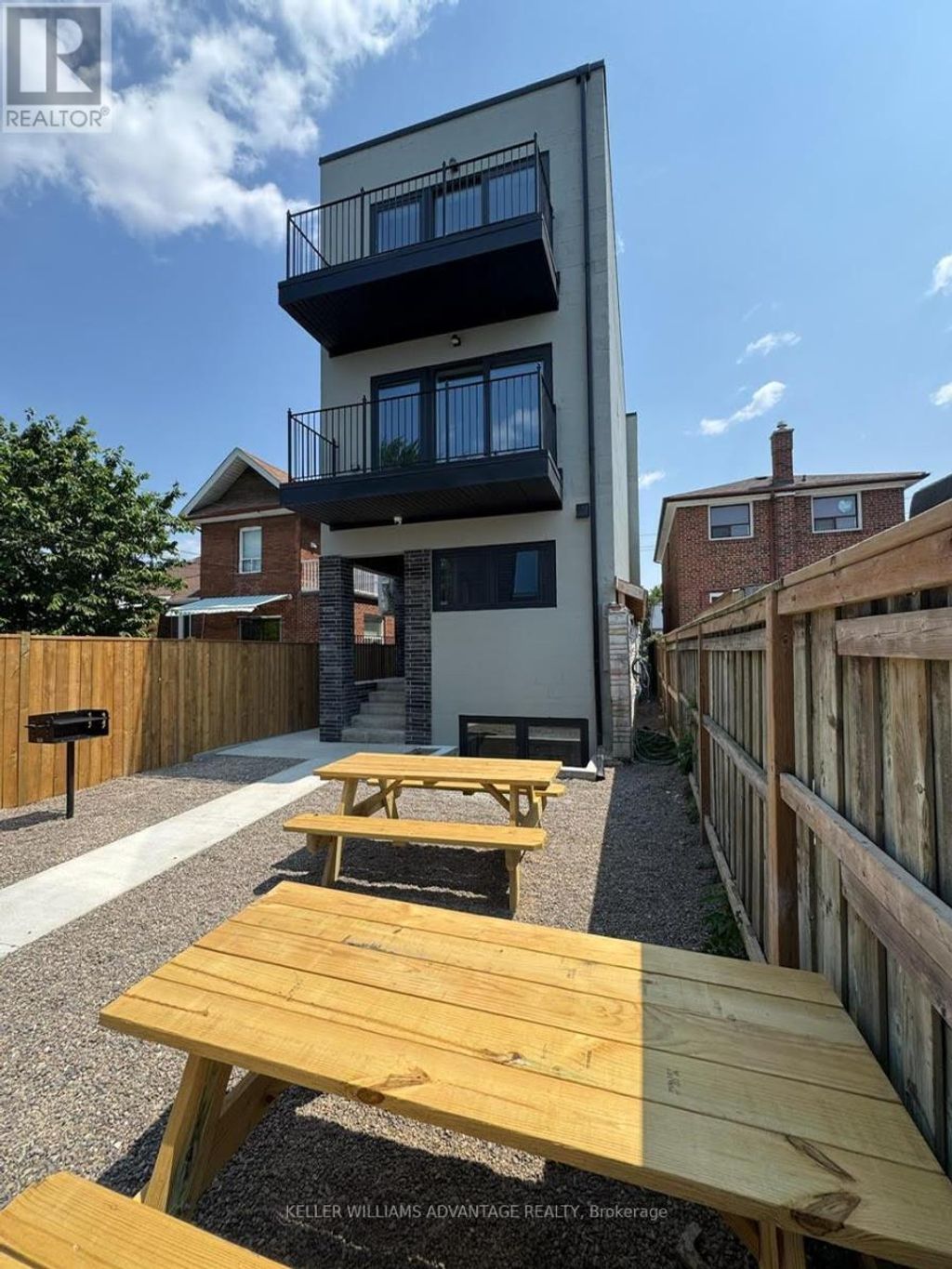 Unit 3 - 50 Castleton Avenue, Toronto (rockcliffe-Smythe)