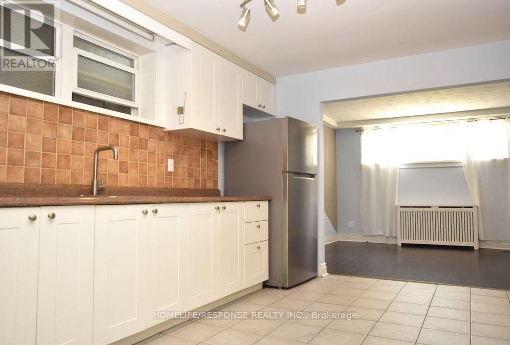 1 - 42 Emerald Crescent, Toronto (new Toronto)