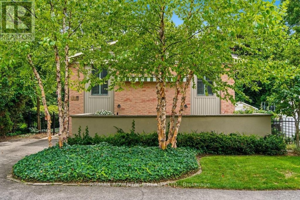 Rear - 195 Emery Street E, London South (south F)