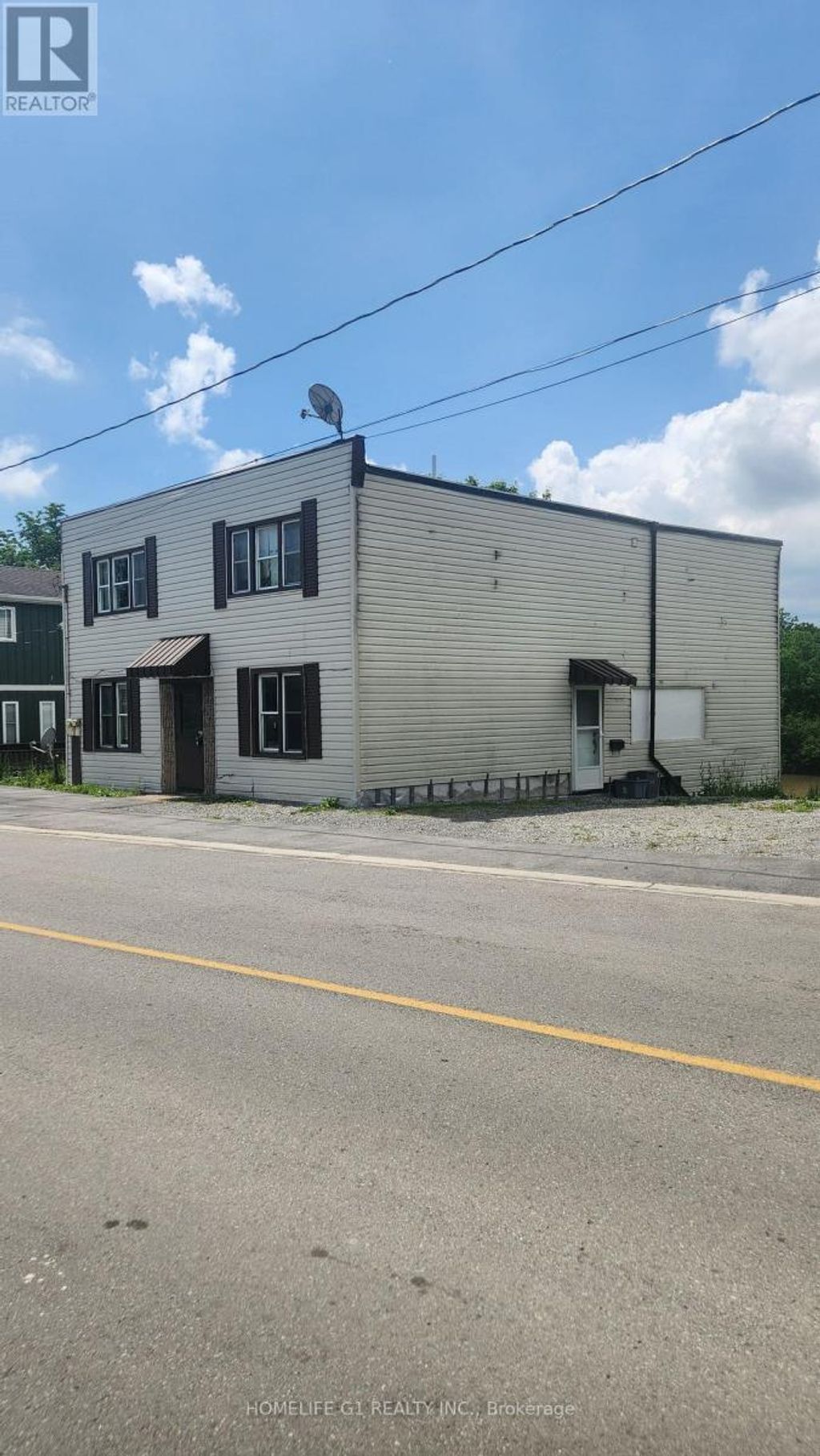 42 Riverside Drive, Welland (broadway)