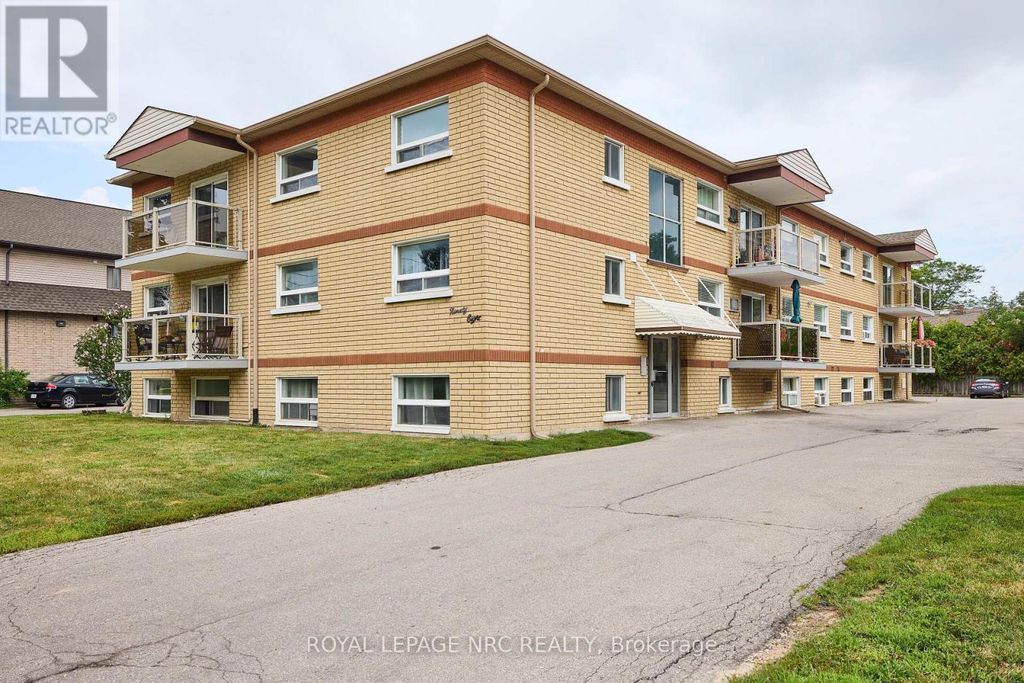11 - 98 Woodlawn Road, Welland (n. Welland)