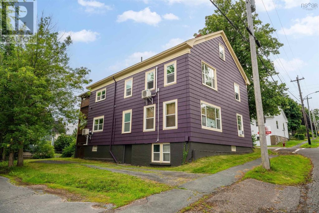9 Cedar Street, Windsor
