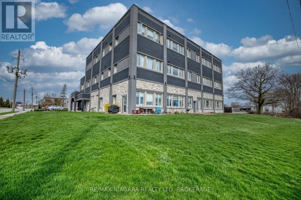 Unit #12 - 2 Lewis Street, Fort Erie (central)
