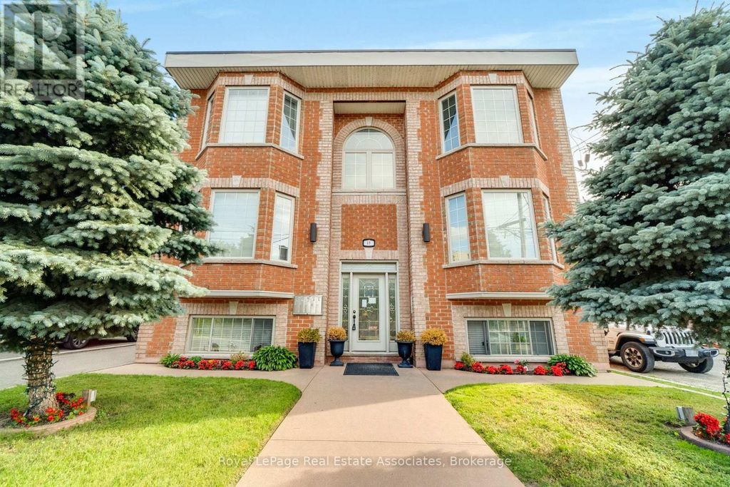 4 - 48 Mississauga Road N, Mississauga (port Credit)
