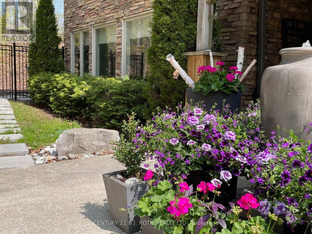 52 Pine Ridge Trail, Oro-Medonte (horseshoe Valley)