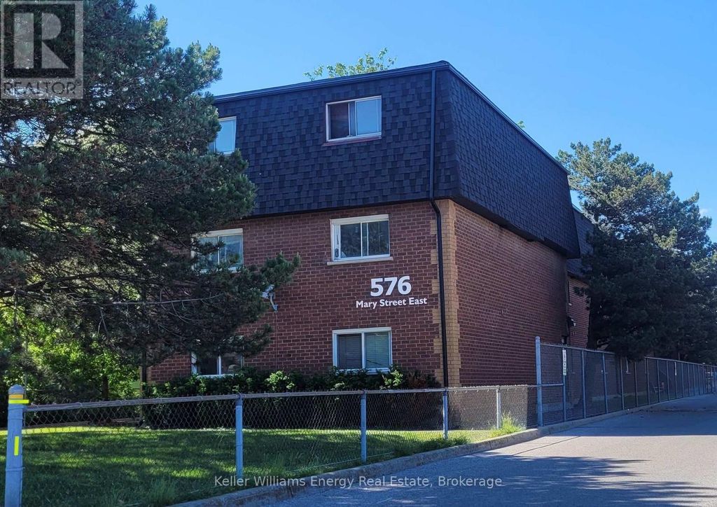 106 - 576 Mary Street E, Whitby (downtown Whitby)