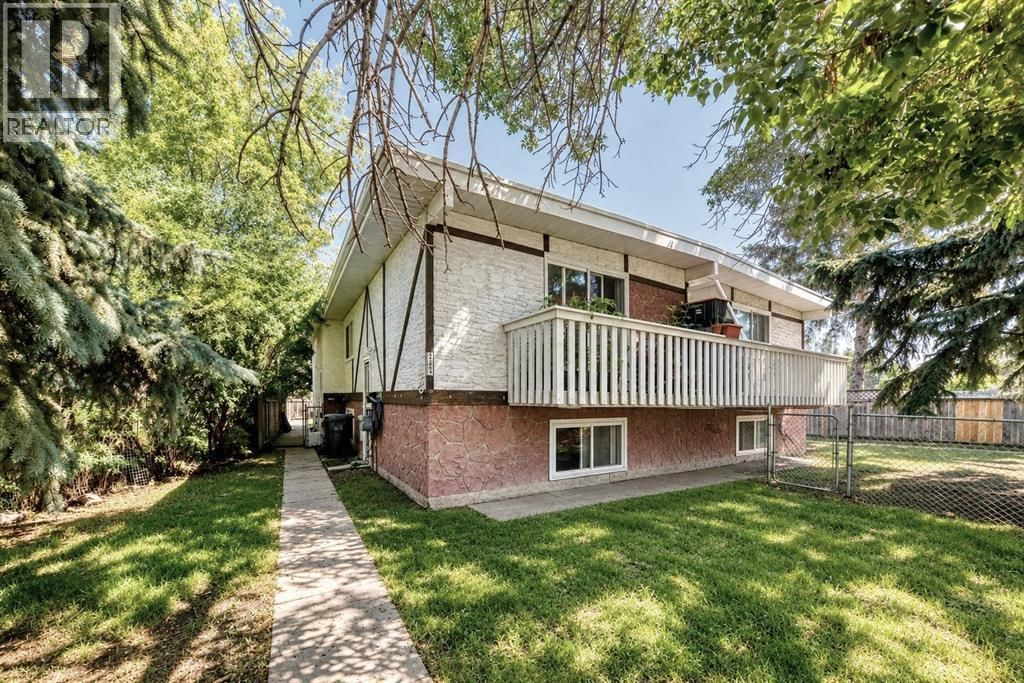 7726 & 7728 34 Avenue Nw, Calgary