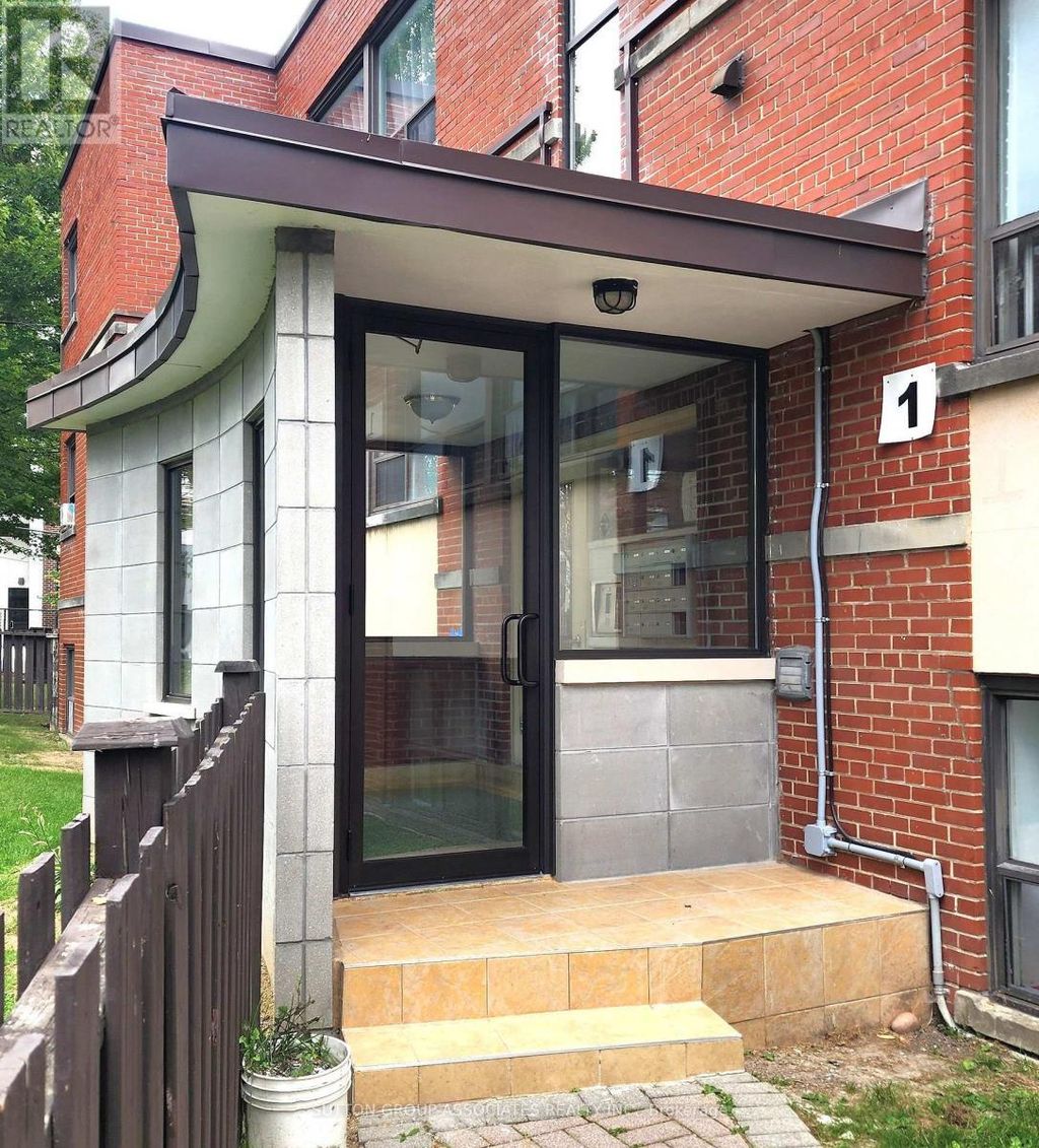 202 - 1 Greenbrook Drive, Toronto (beechborough-Greenbrook)