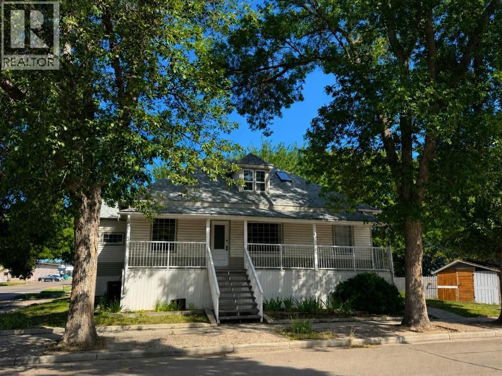 804 8 Street Se, Medicine Hat