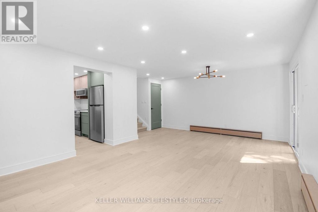 C - 306 Riverside Drive, London North (north N)