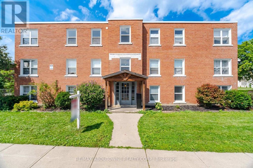 5 - 133 North Service Road E, Oakville (cp College Park)