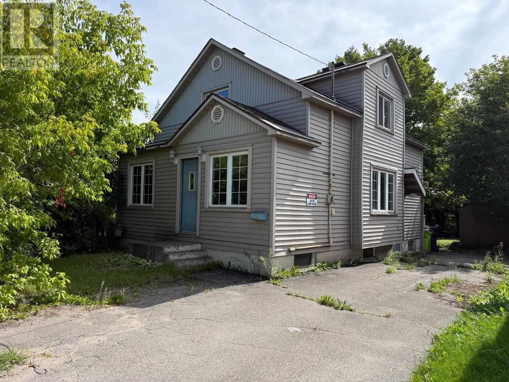 651 Wallace Ter, Sault Ste. Marie