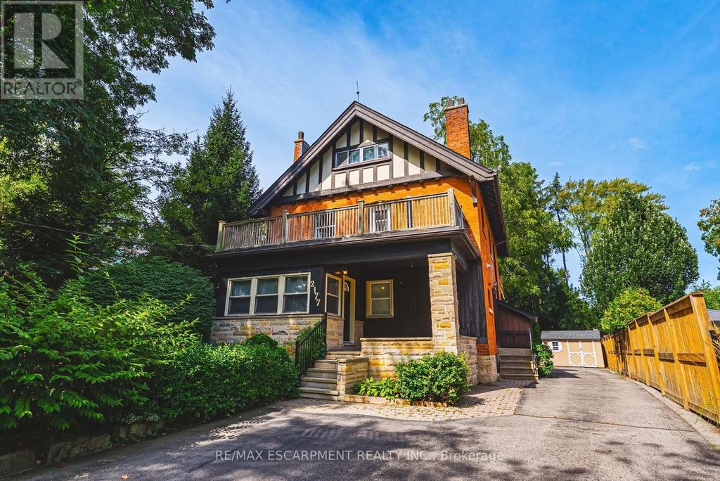 2177 Lakeshore Road, Burlington (brant)