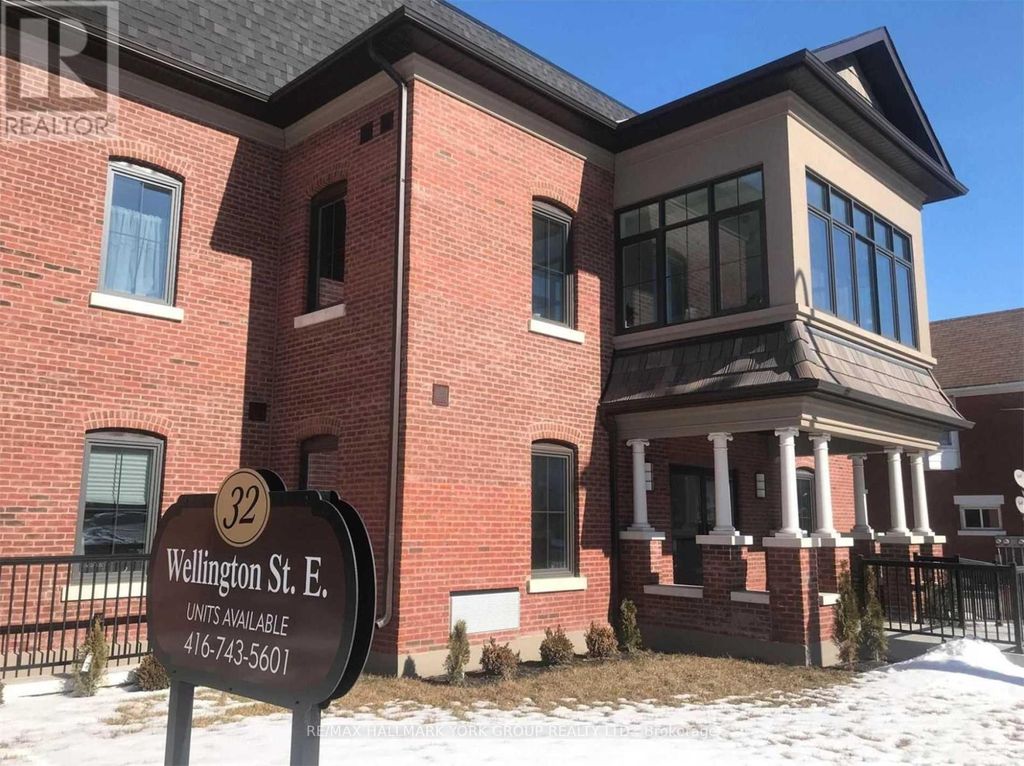 308 - 32 Wellington Street E, Aurora (aurora Village)