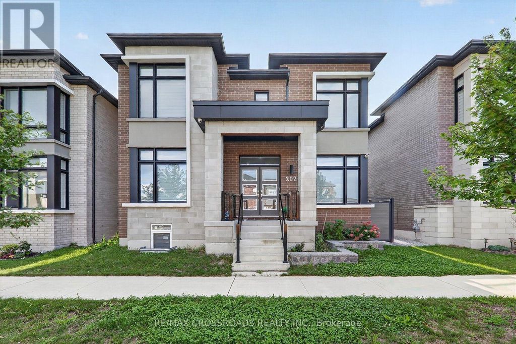 Main And 2nd Foloor - 202 Webb Street, Markham (cornell)