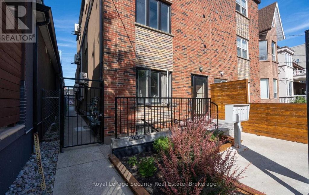 1 - 62 Lippincott Street, Toronto (kensington-Chinatown)