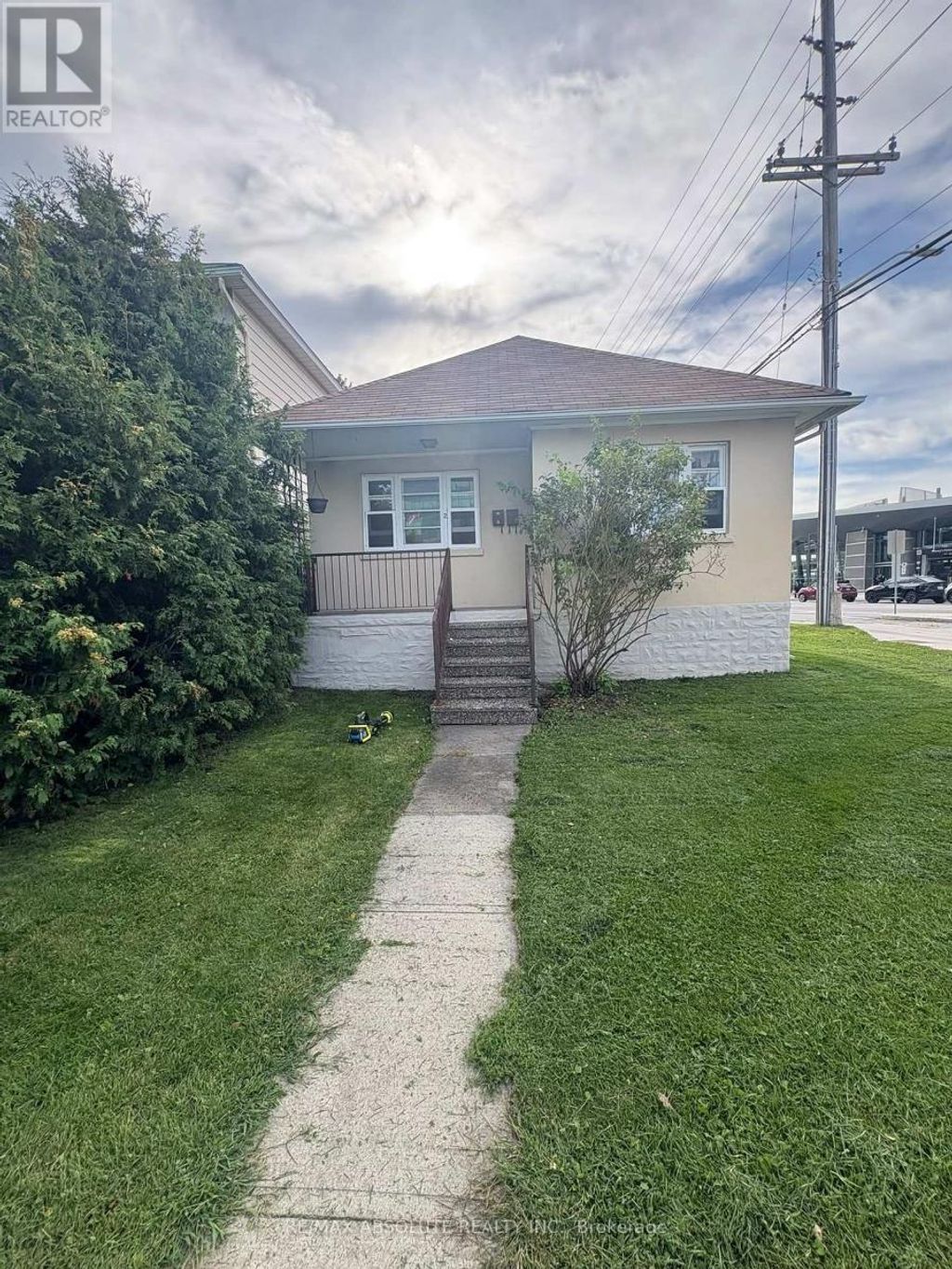1 - 2 Holland Avenue, Ottawa