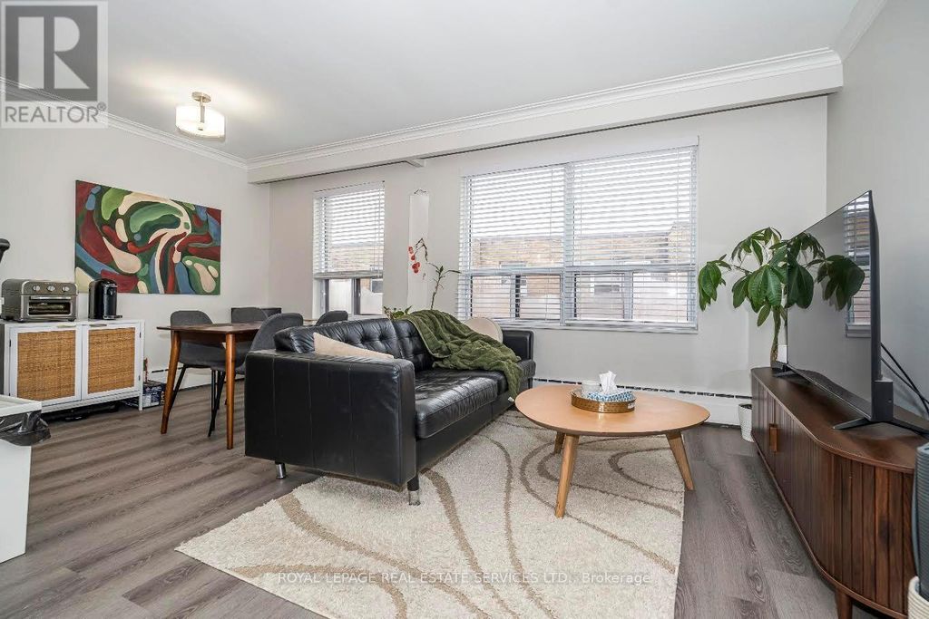 11 - 2637 Keele Street, Toronto (maple Leaf)