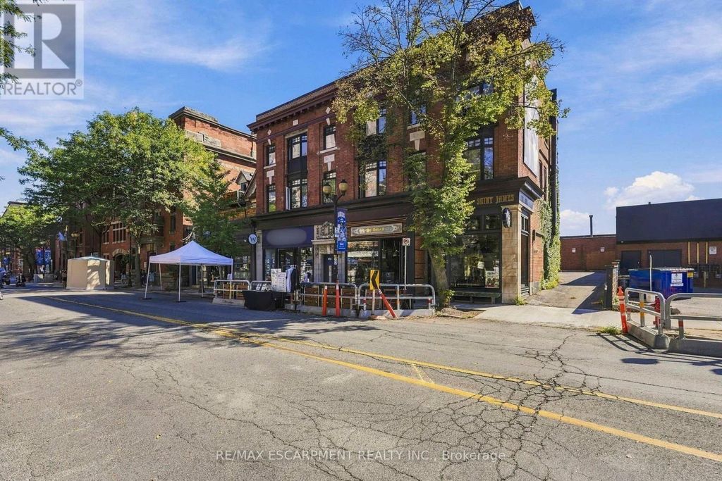 4 - 172 1/2 James Street N, Hamilton (corktown)