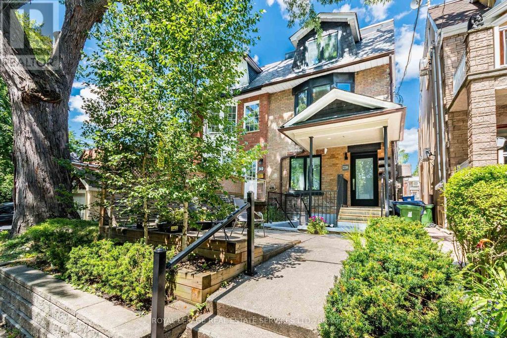 238 Garden Avenue, Toronto (high Park-Swansea)