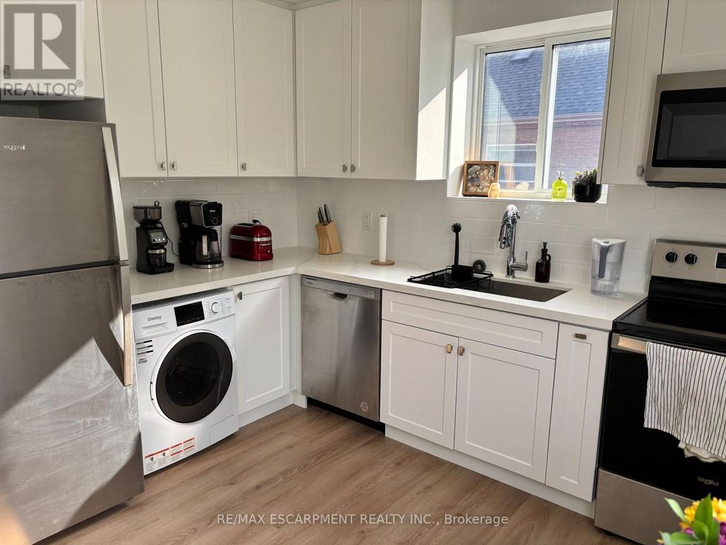 4 - 2160 Ghent Avenue, Burlington (brant)