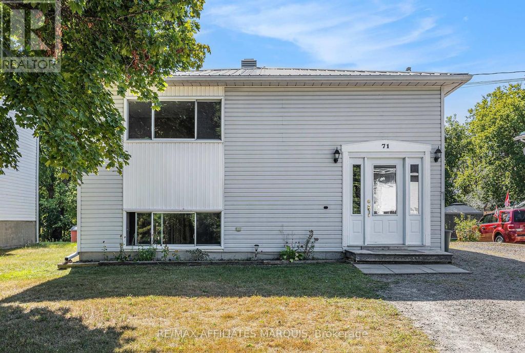 71 Stephen Street, Smiths Falls