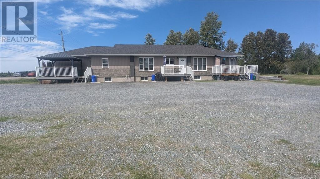 4581 Regional Road 15, Chelmsford