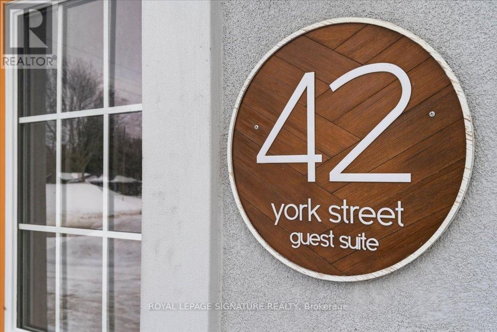 42 York Street, Prince Edward County (picton Ward)