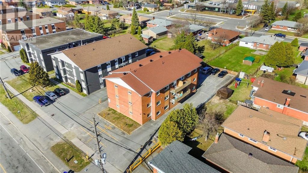 1590 Kelly Lake Road, Sudbury