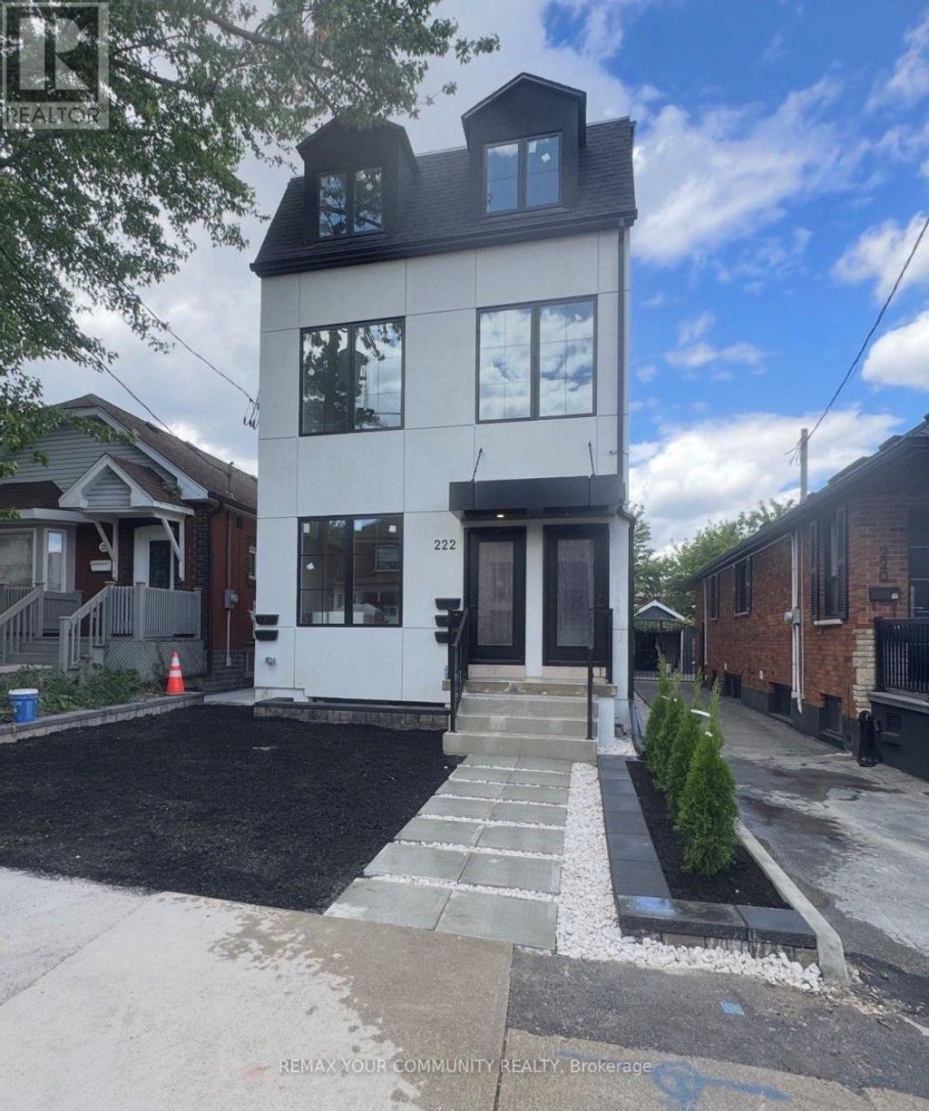 2 - 222 Belgravia Avenue, Toronto (briar Hill-Belgravia)