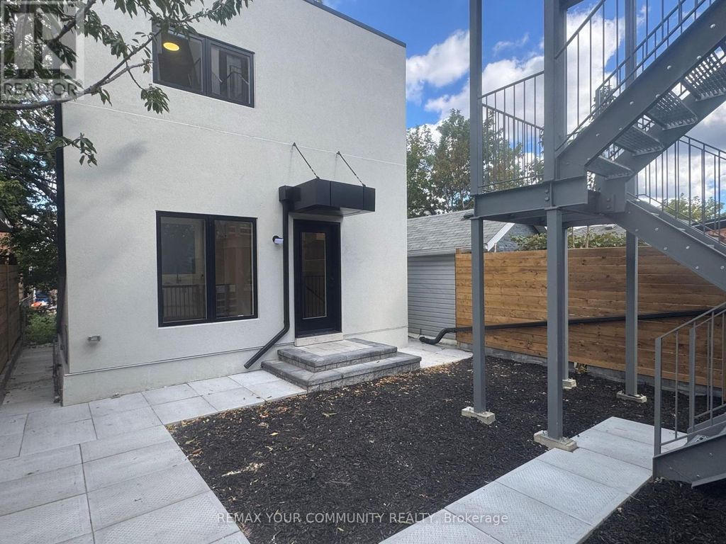 Garden Suite - 222 Belgravia Avenue, Toronto (briar Hill-Belgravia)