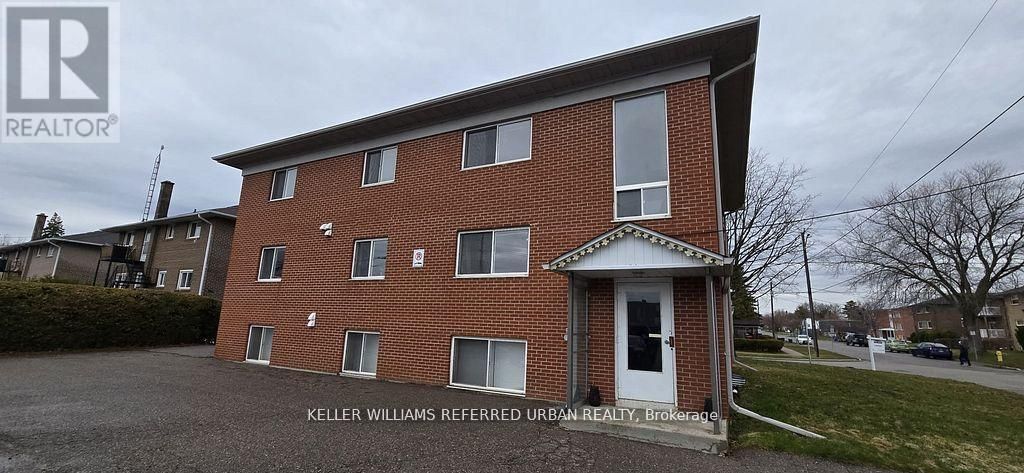 6 - 303 Frontenac Avenue, Oshawa (vanier)