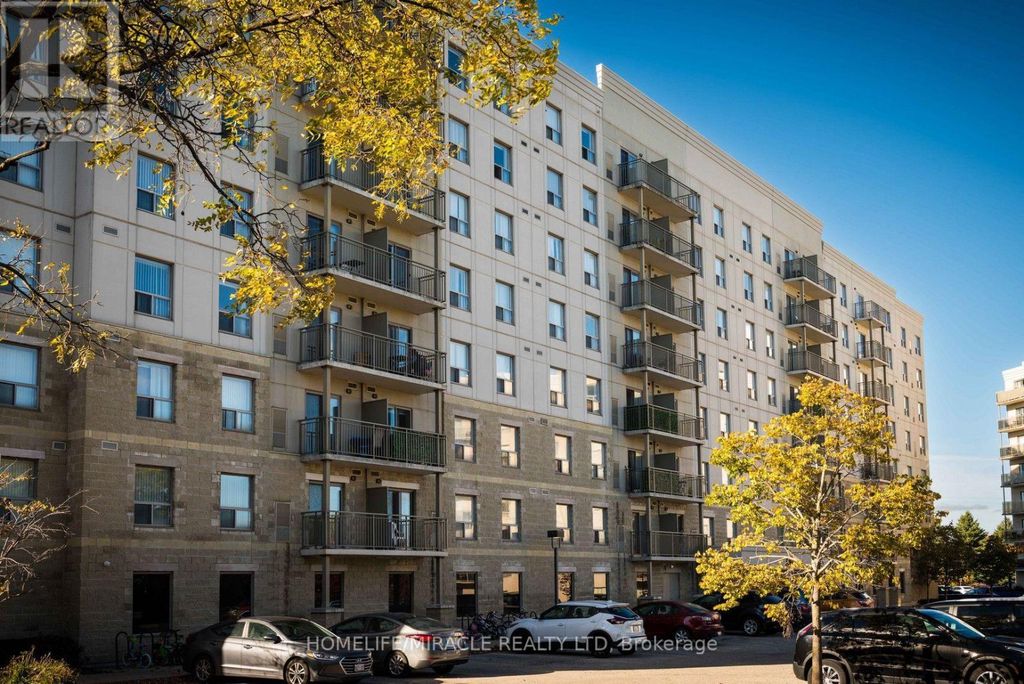 818 - 239 Auburn Drive, Waterloo