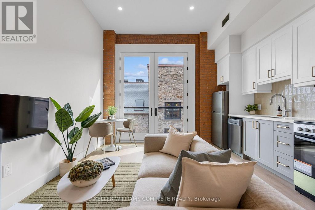 304 - 56 York Boulevard, Hamilton (central)