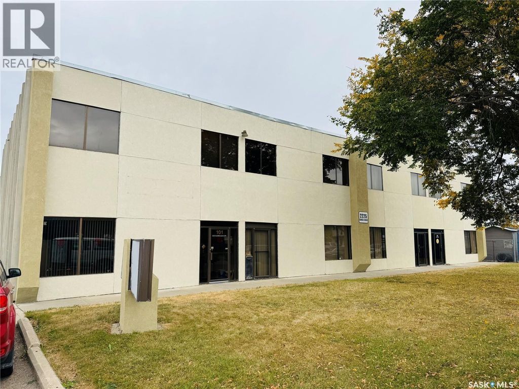 201 2225 Hanselman Court, Saskatoon