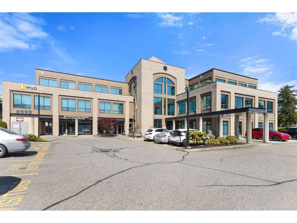 201 2692 Clearbrook Road, Abbotsford