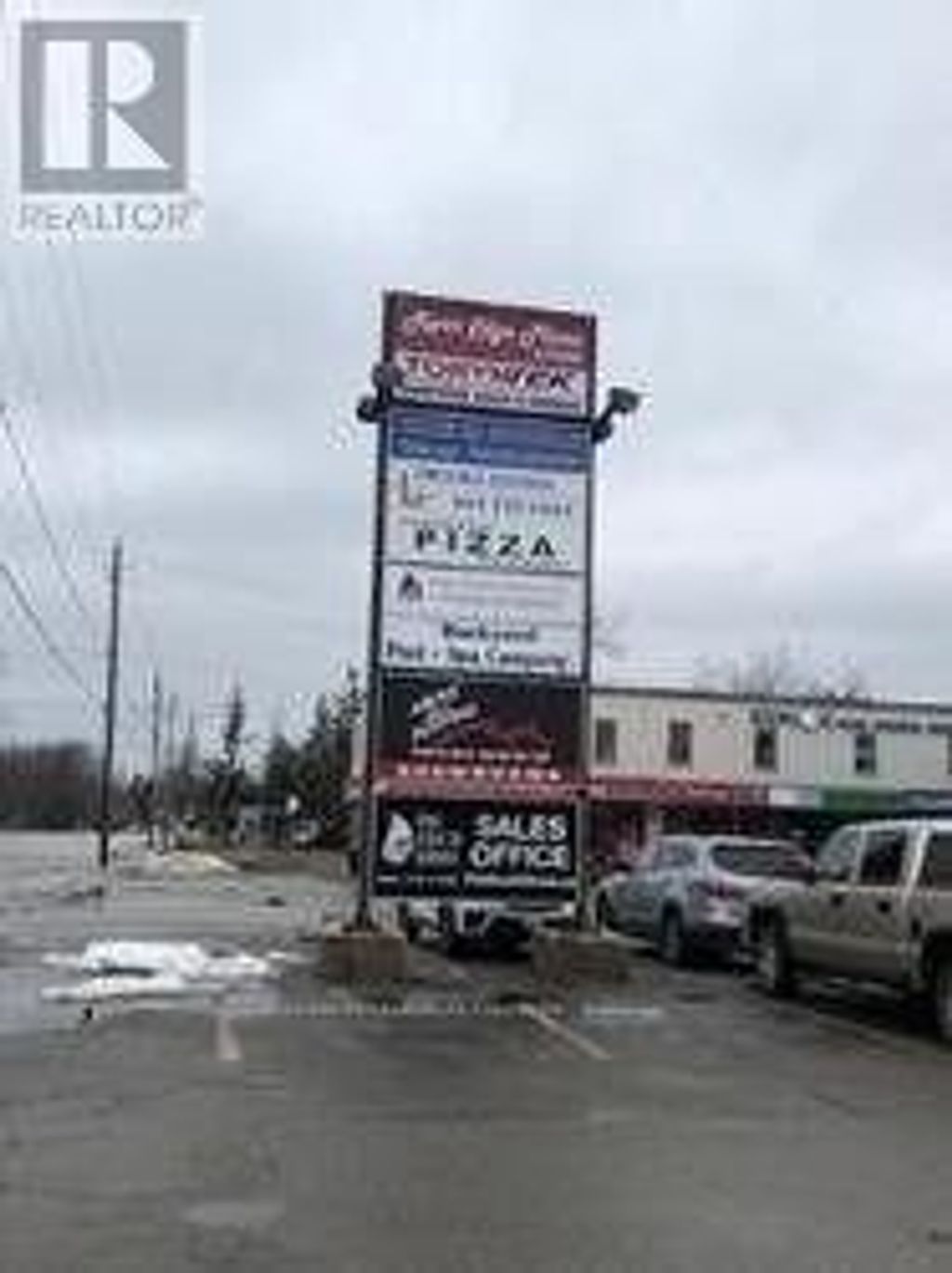 600 - 213 The Queensway Avenue S, Georgina (keswick South)