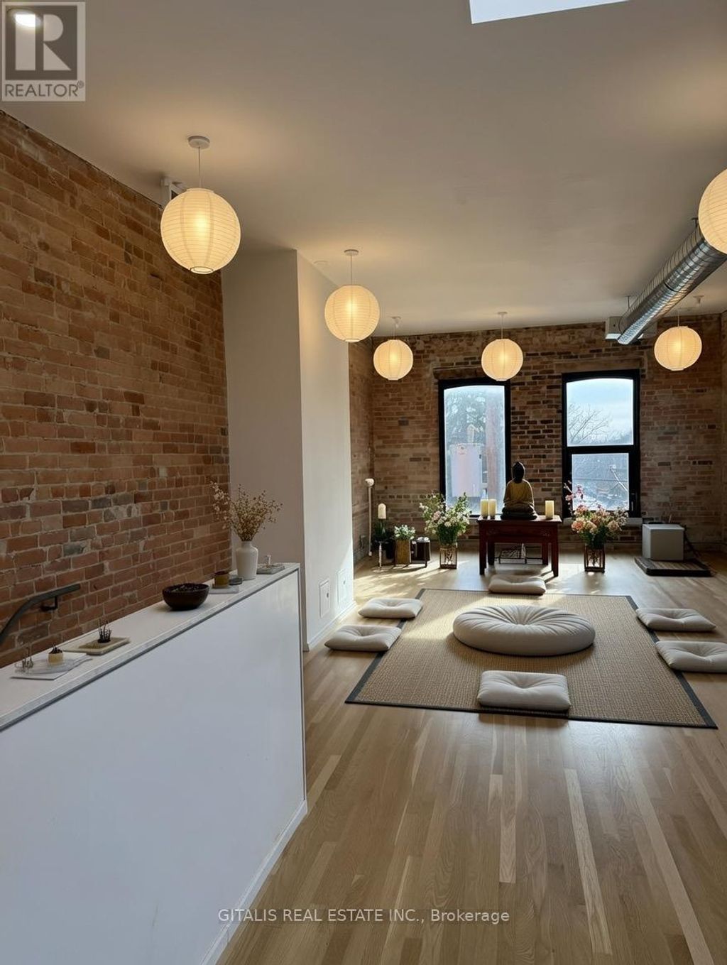 3rd Floor - 972 Queen Street E, Toronto (south Riverdale)