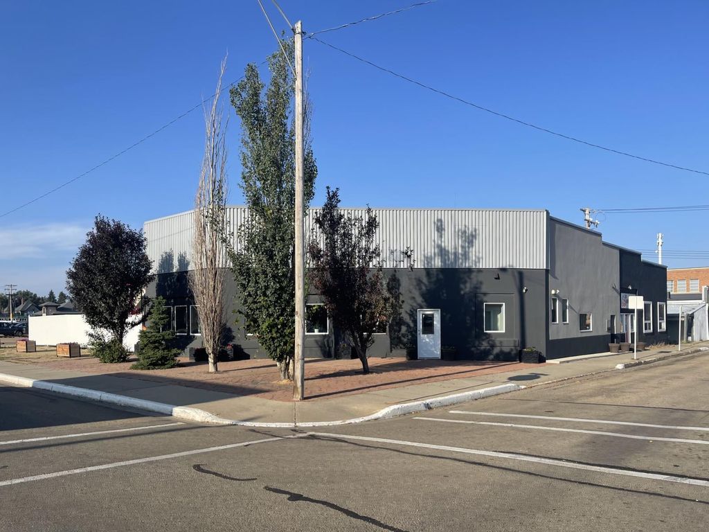 4803 50 Ave, Camrose