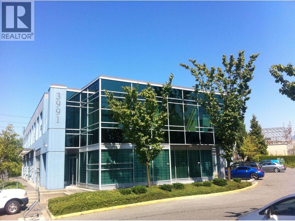 201 3991 Henning Drive, Burnaby