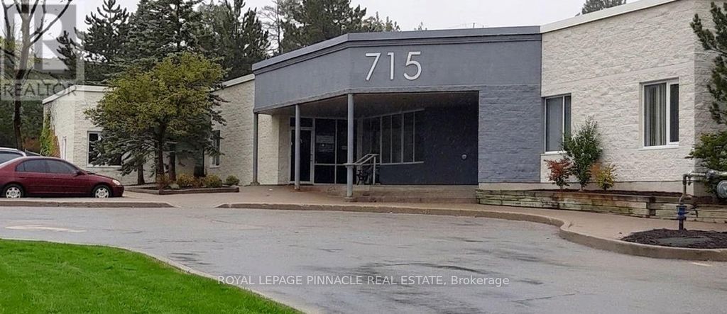 8-c - 715 Coronation Boulevard, Cambridge