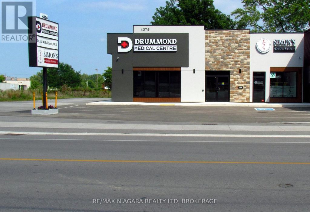 4374 Drummond Road, Niagara Falls (cherrywood)