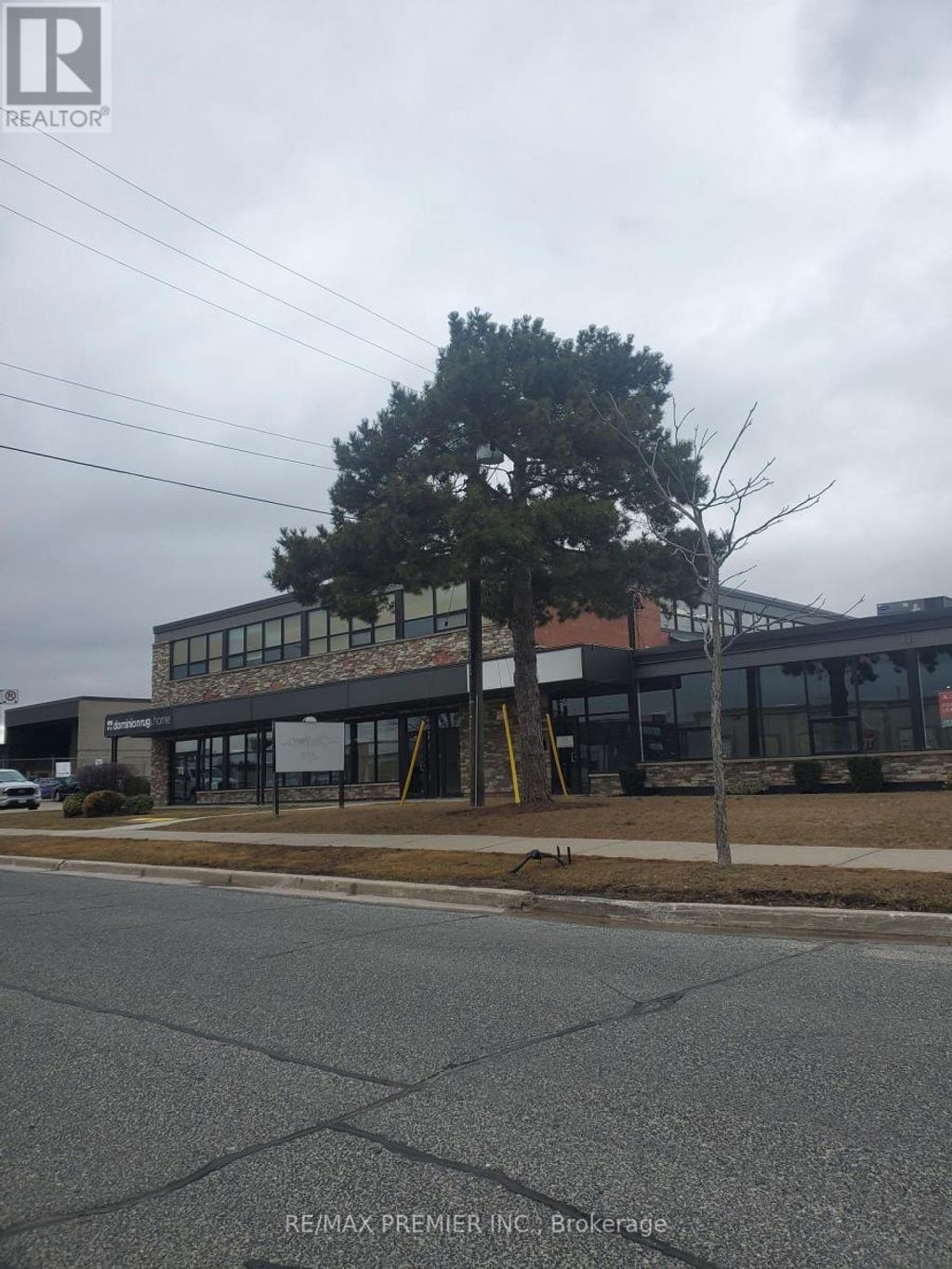 1 - 54 Samor Road, Toronto (yorkdale-Glen Park)